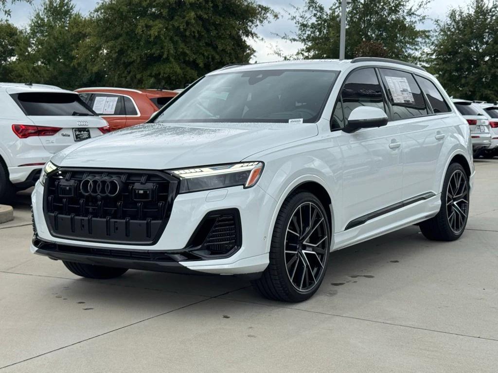 new 2025 Audi Q7 car, priced at $79,605