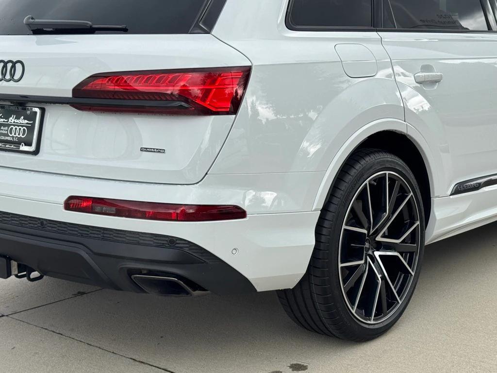 new 2025 Audi Q7 car, priced at $79,605
