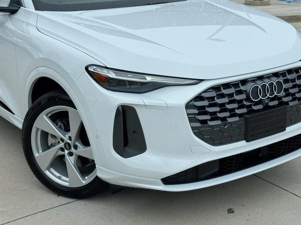 new 2025 Audi Q5 car, priced at $58,935