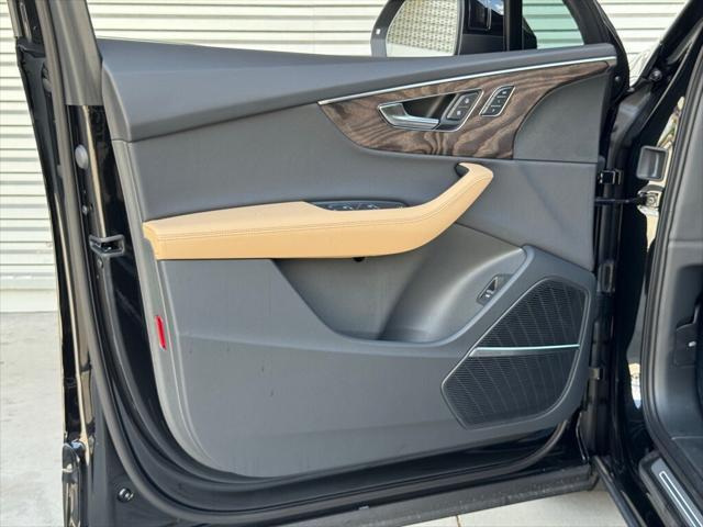 new 2025 Audi Q7 car, priced at $71,950