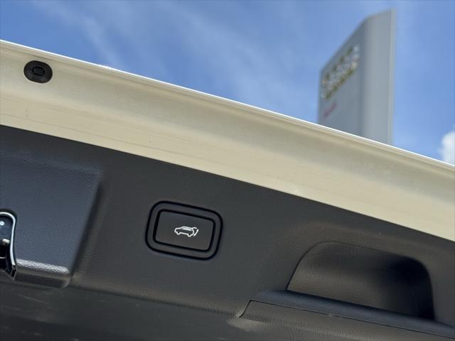 used 2024 Hyundai Palisade car, priced at $44,299