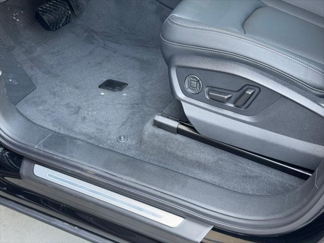new 2025 Audi Q7 car, priced at $75,950
