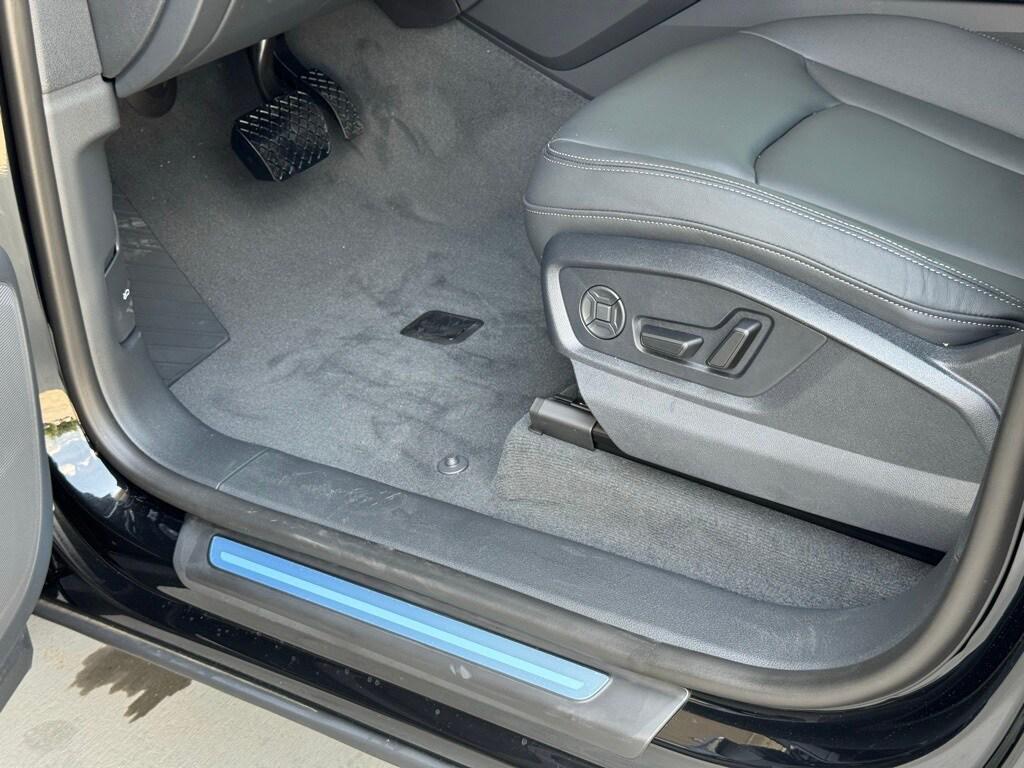 new 2025 Audi Q8 car, priced at $78,865