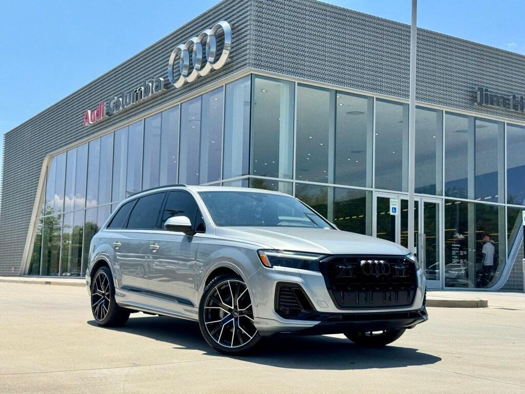 new 2025 Audi Q7 car, priced at $72,555