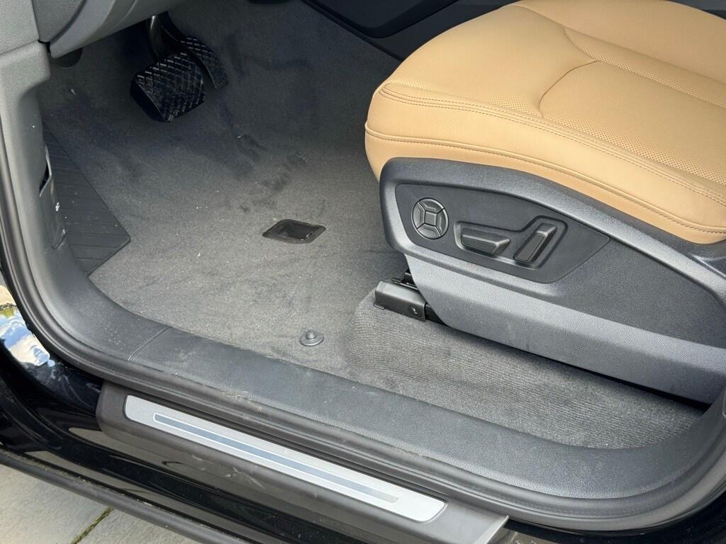 new 2025 Audi Q7 car, priced at $72,250