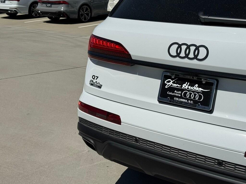 new 2025 Audi Q7 car, priced at $62,450