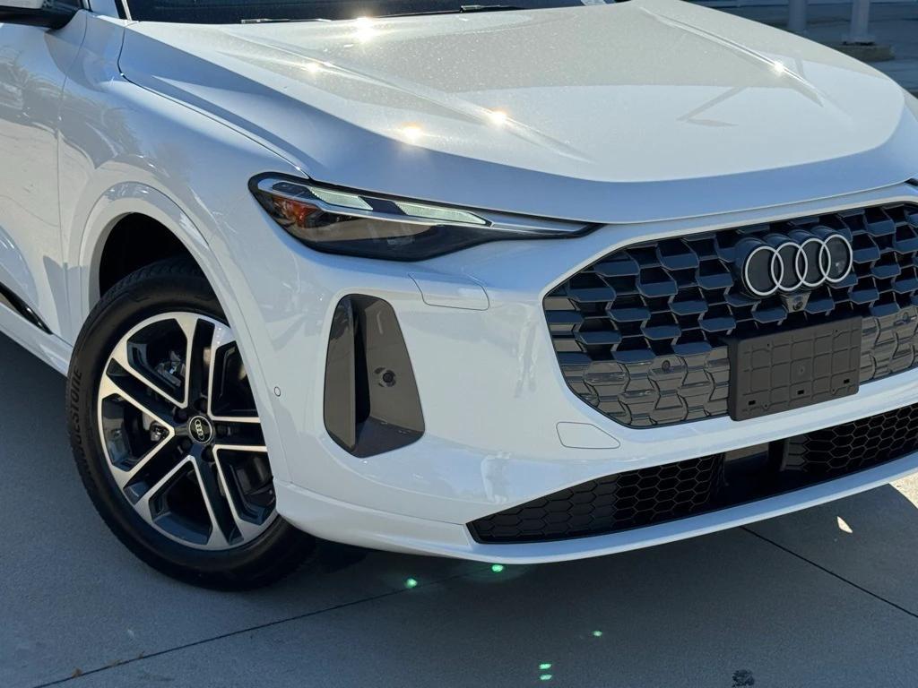 new 2025 Audi Q5 car, priced at $53,630