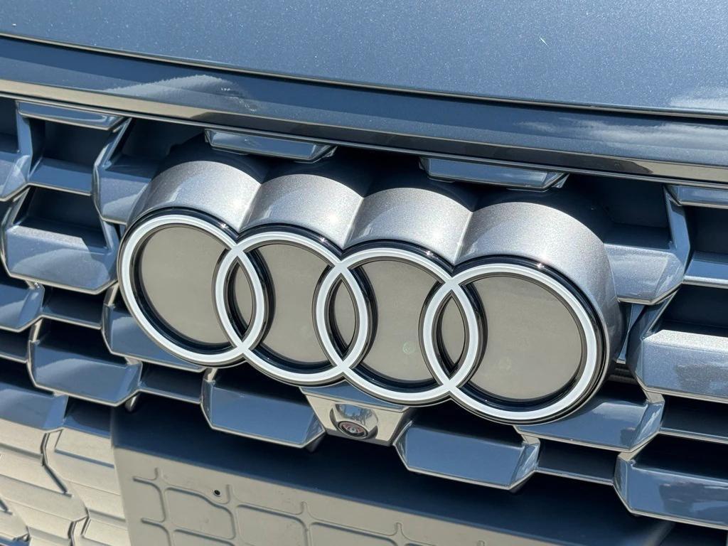 new 2025 Audi Q5 car, priced at $58,080