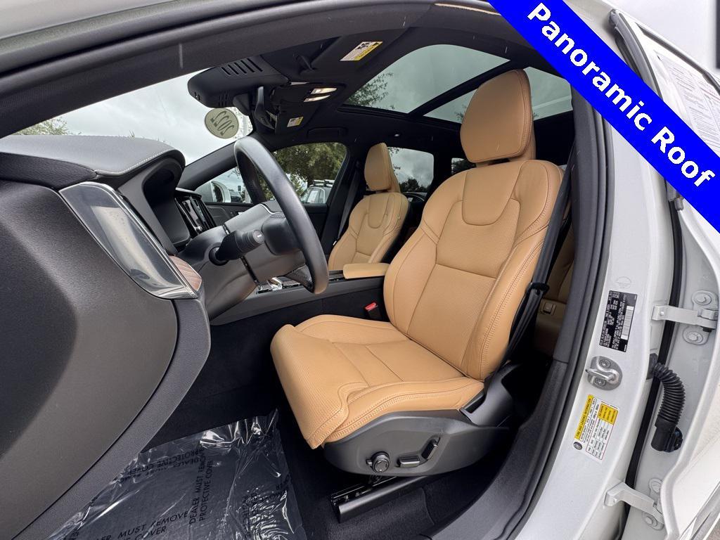 used 2022 Volvo XC60 car, priced at $38,998