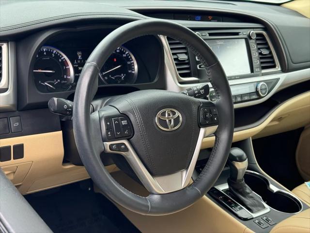 used 2016 Toyota Highlander car, priced at $21,995