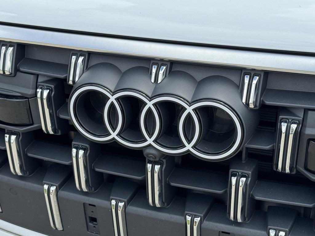 used 2025 Audi Q7 car, priced at $59,288