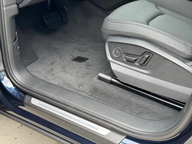 new 2025 Audi Q7 car, priced at $76,250