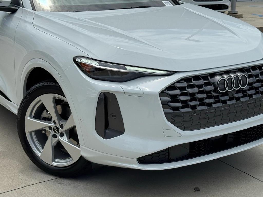new 2025 Audi Q5 car, priced at $58,848