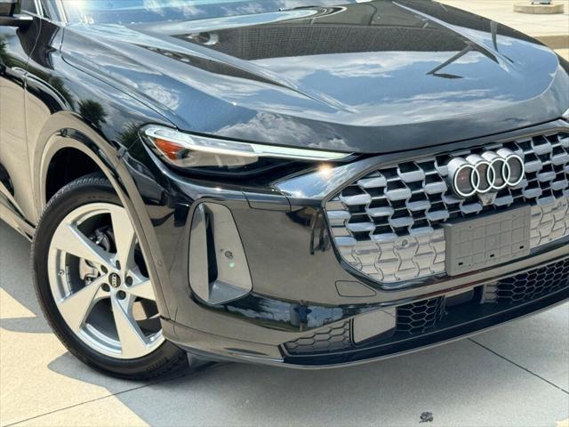 new 2025 Audi Q5 car, priced at $61,185
