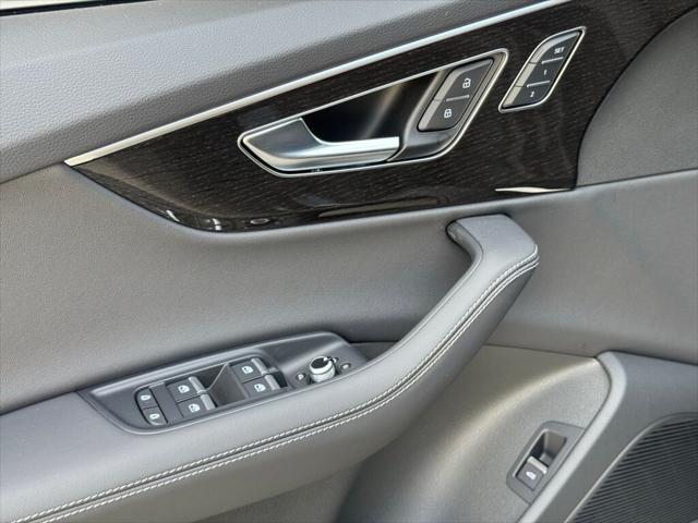 new 2025 Audi Q7 car, priced at $76,250