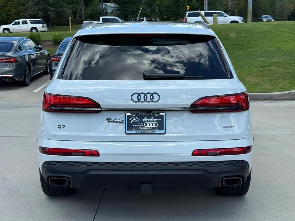 new 2025 Audi Q7 car, priced at $73,450