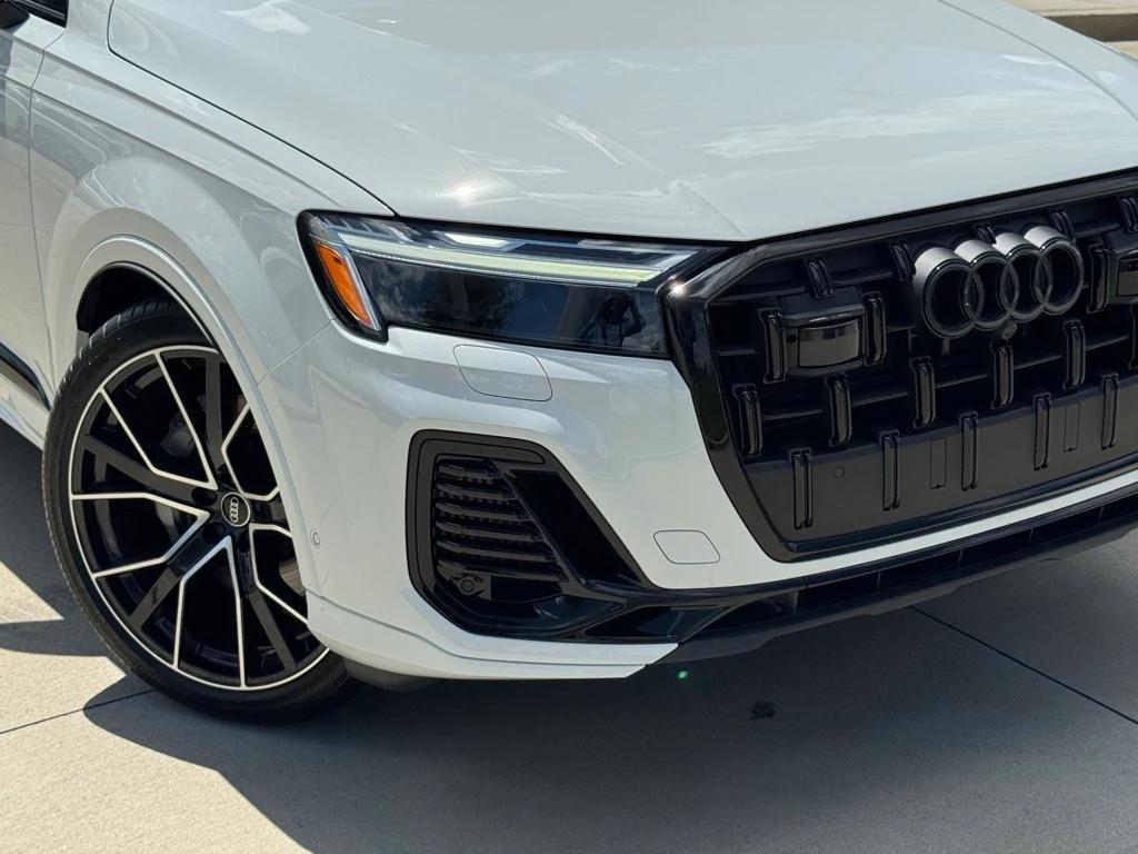 new 2025 Audi Q7 car, priced at $73,450