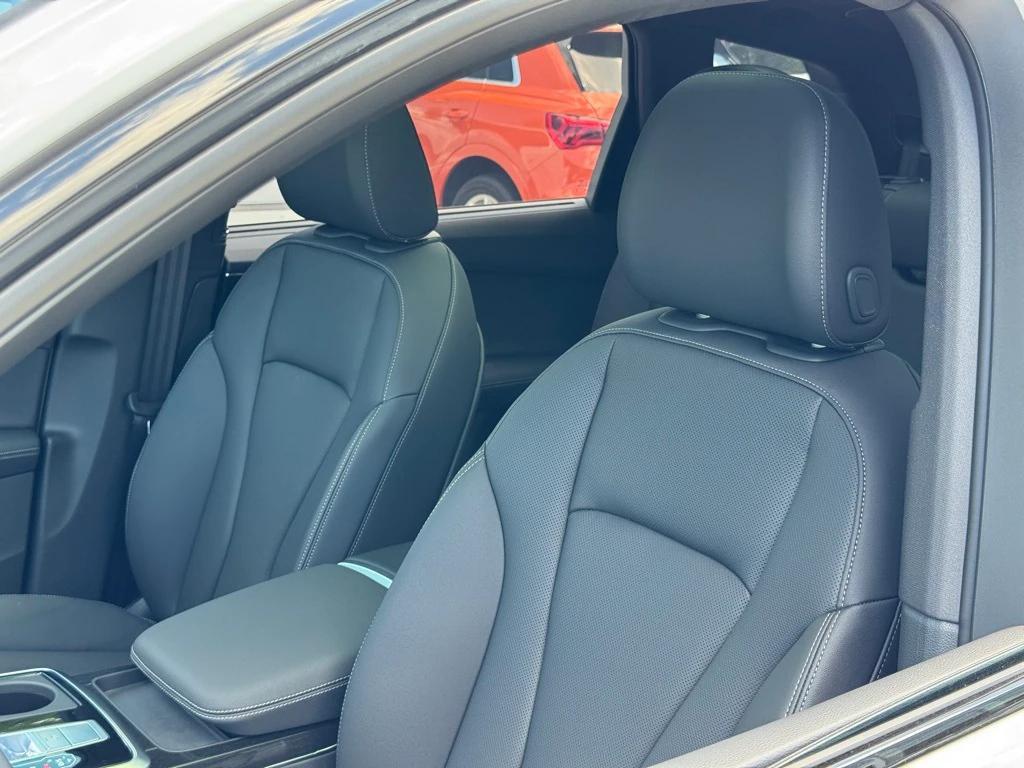 new 2025 Audi Q7 car, priced at $73,450