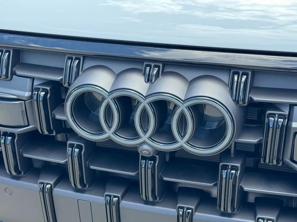new 2025 Audi Q7 car, priced at $73,450