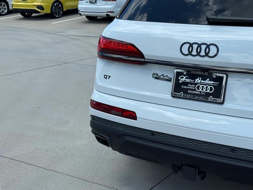 new 2025 Audi Q7 car, priced at $73,450