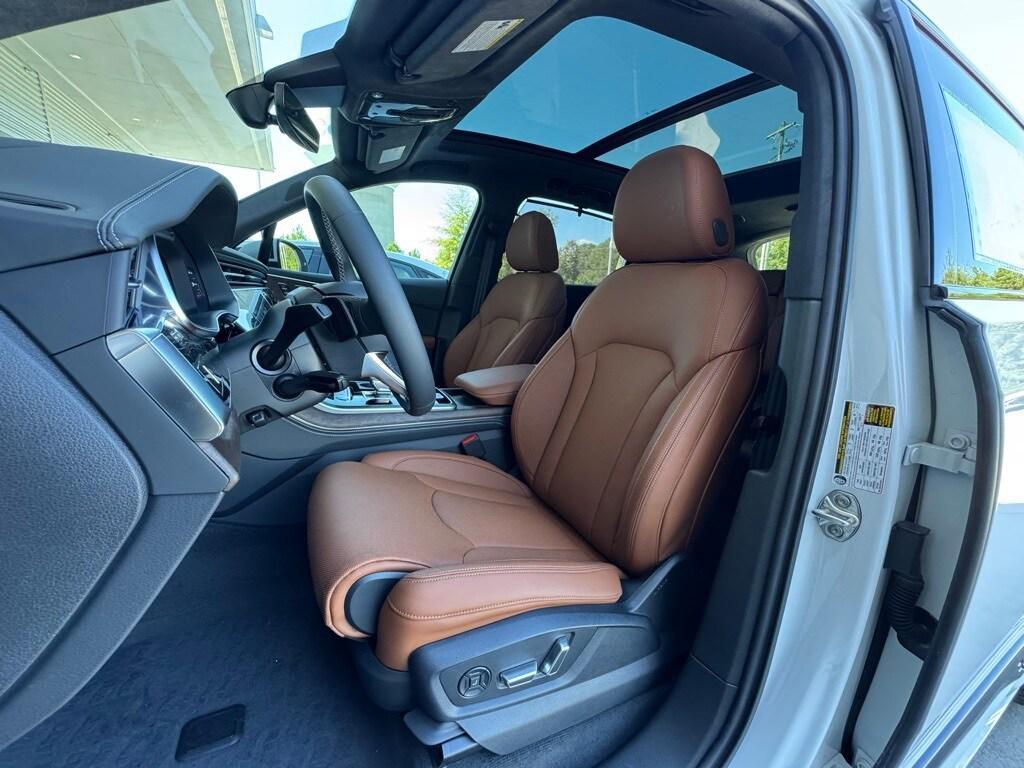 new 2025 Audi Q7 car, priced at $81,175