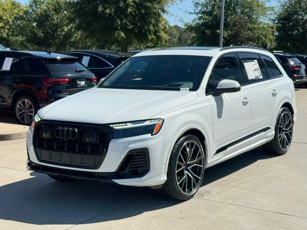 new 2025 Audi Q7 car, priced at $81,175