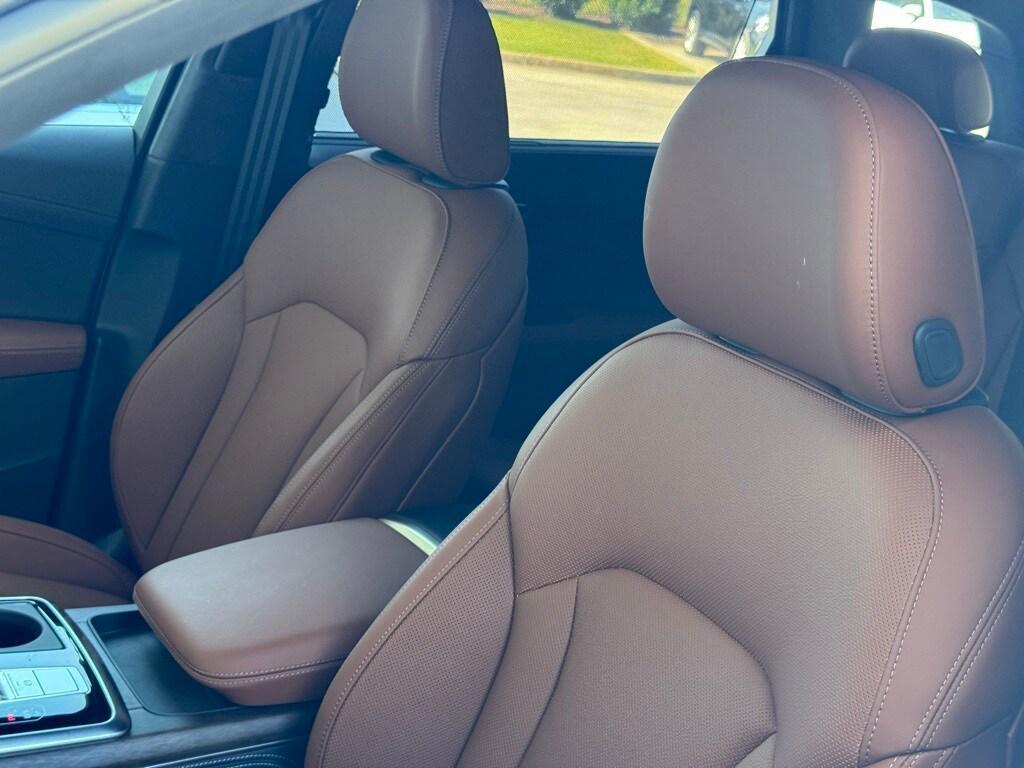 new 2025 Audi Q7 car, priced at $81,175
