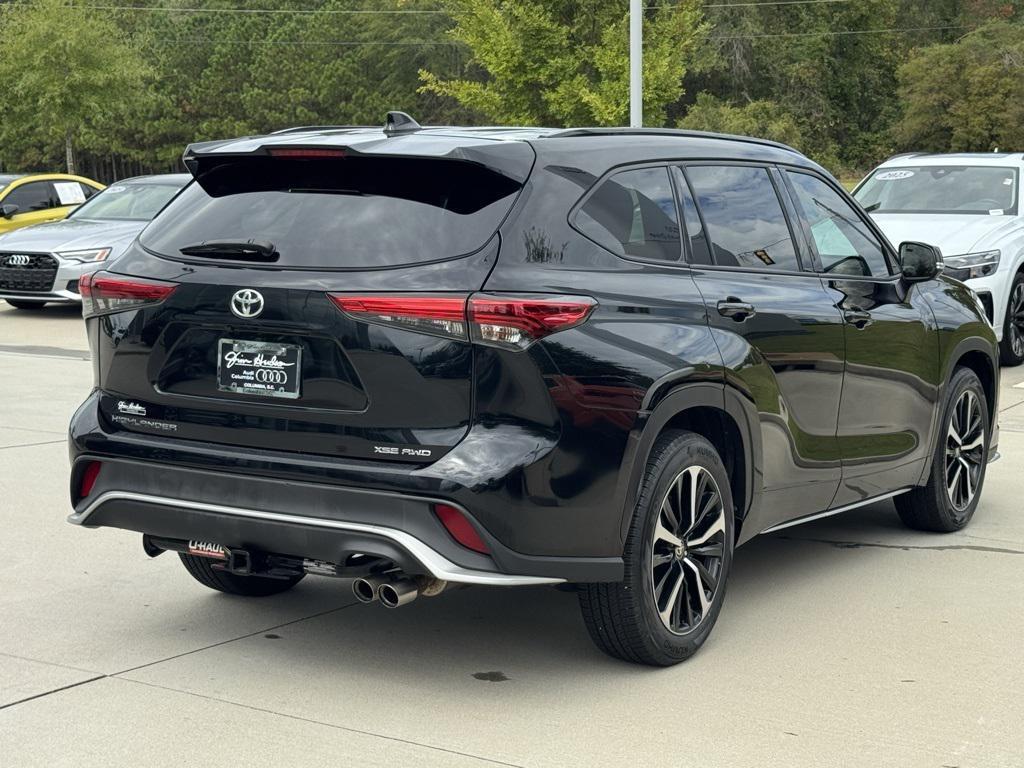 used 2021 Toyota Highlander car, priced at $34,998