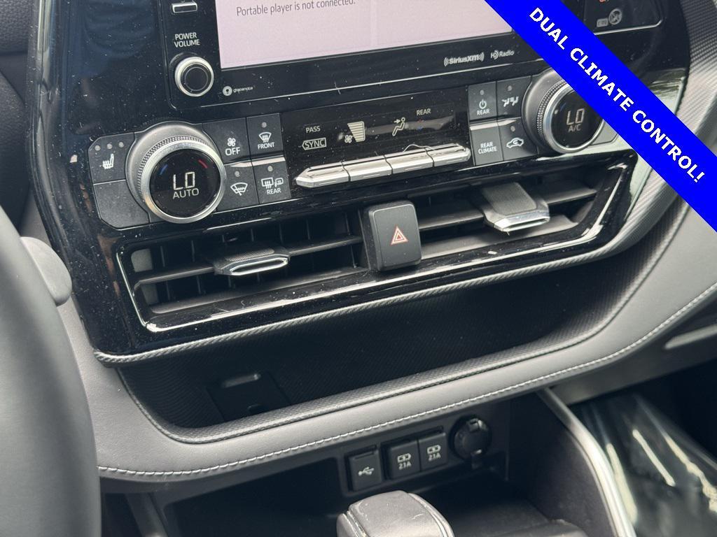 used 2021 Toyota Highlander car, priced at $34,998