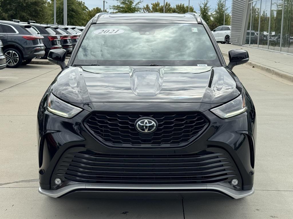 used 2021 Toyota Highlander car, priced at $34,998
