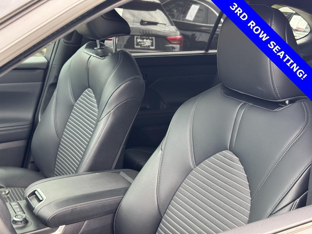 used 2021 Toyota Highlander car, priced at $34,998