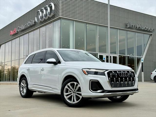 new 2025 Audi Q7 car, priced at $67,368