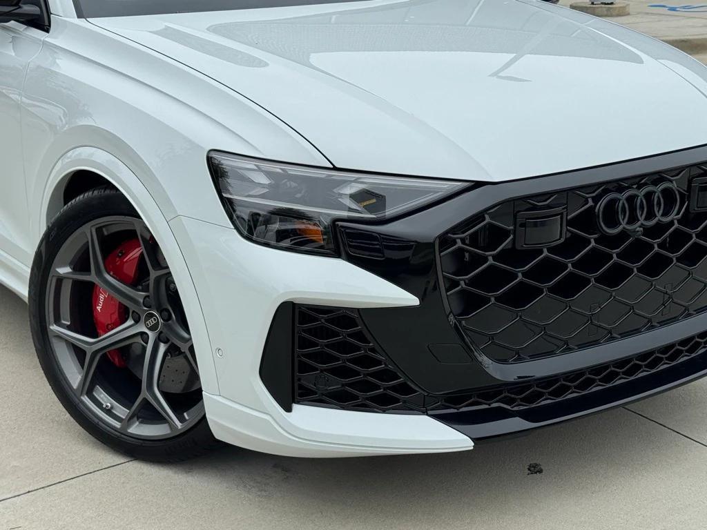 new 2025 Audi RS Q8 car, priced at $149,300