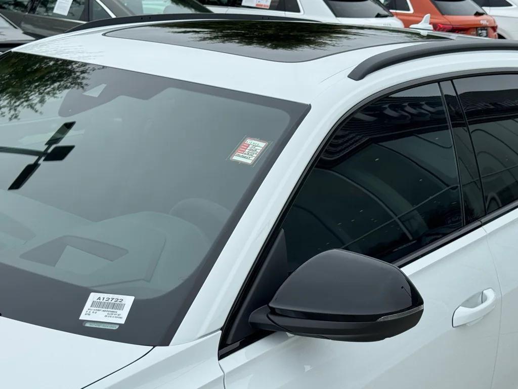 new 2025 Audi RS Q8 car, priced at $149,300