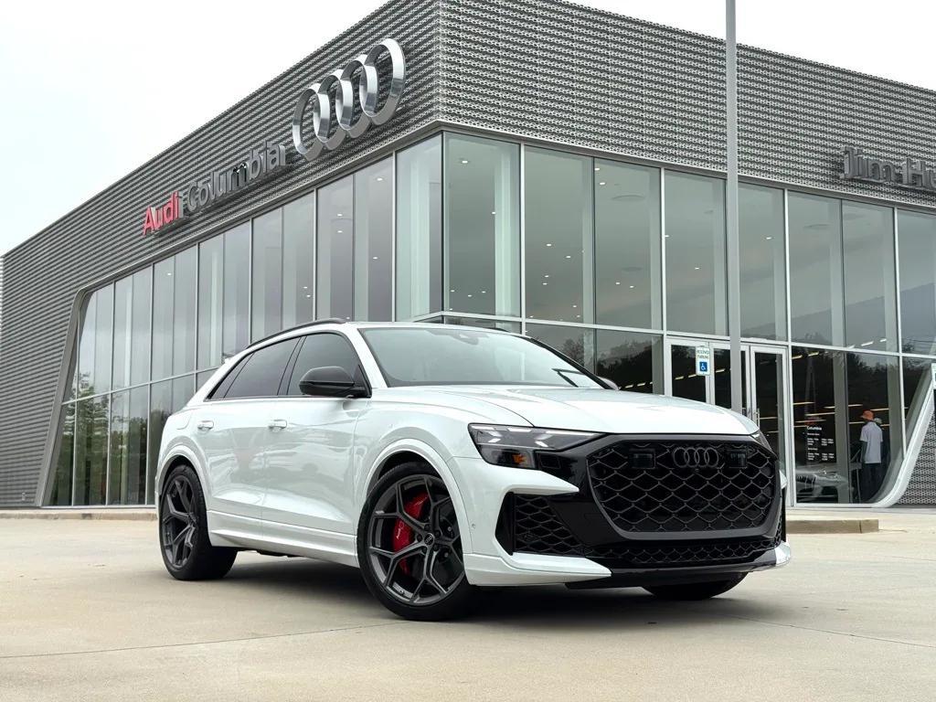 new 2025 Audi RS Q8 car, priced at $149,300