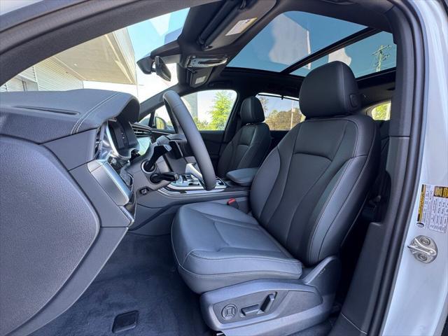 new 2025 Audi Q7 car, priced at $77,750
