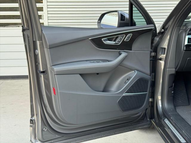 new 2025 Audi Q7 car, priced at $78,380