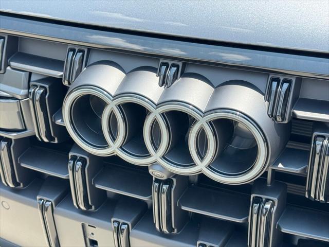 new 2025 Audi Q7 car, priced at $78,380
