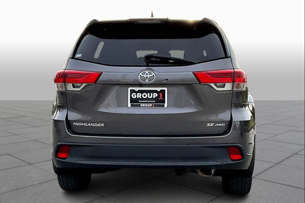 used 2018 Toyota Highlander car, priced at $21,500