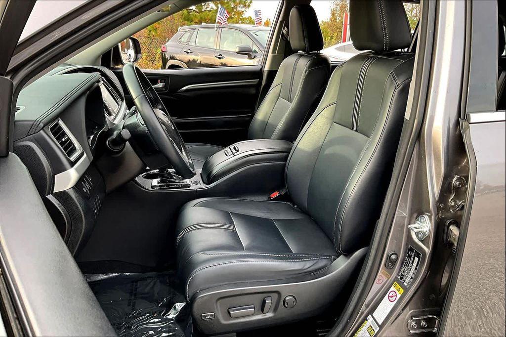 used 2018 Toyota Highlander car, priced at $21,500