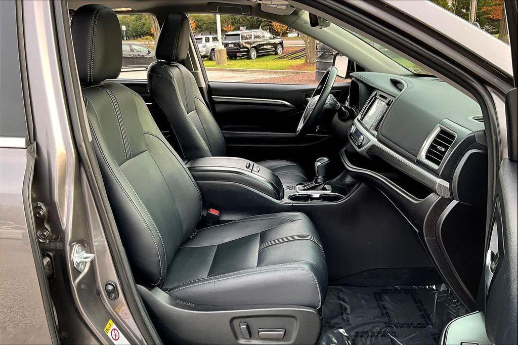 used 2018 Toyota Highlander car, priced at $21,500