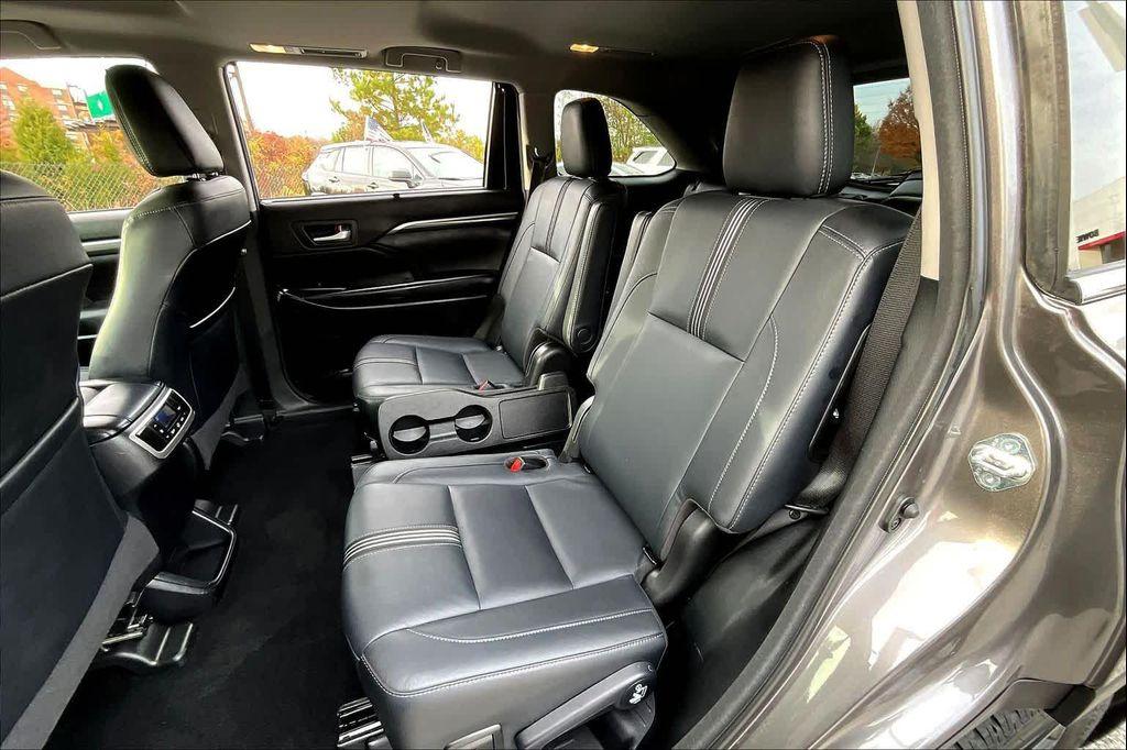 used 2018 Toyota Highlander car, priced at $21,500