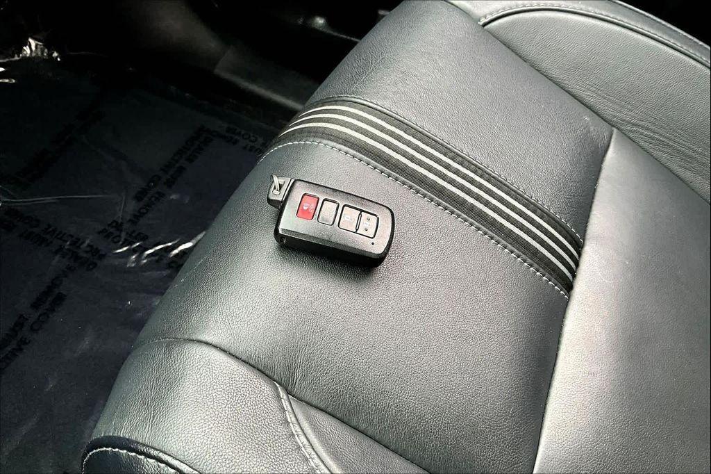 used 2018 Toyota Highlander car, priced at $21,500