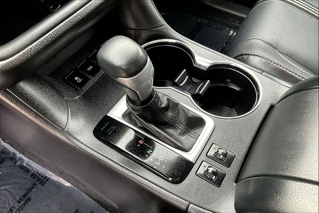 used 2018 Toyota Highlander car, priced at $21,500