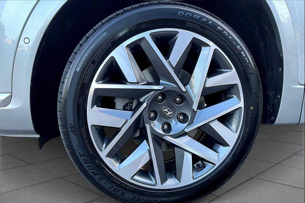 used 2022 Hyundai Santa Fe car, priced at $26,000