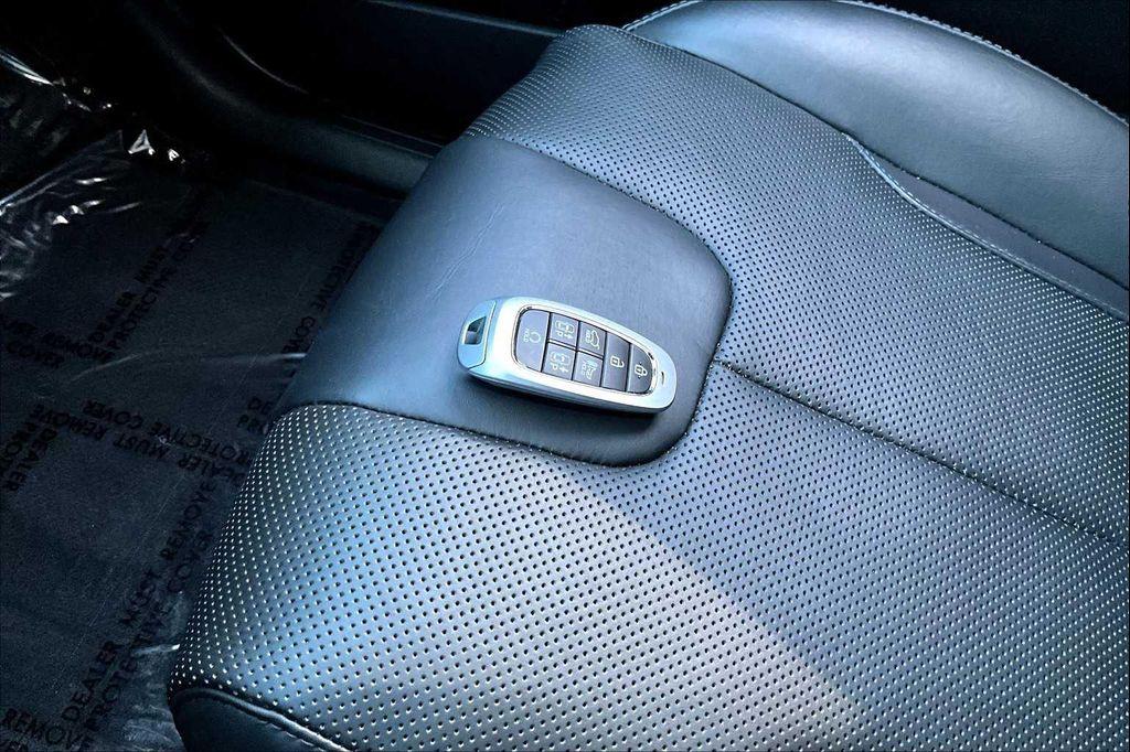 used 2022 Hyundai Santa Fe car, priced at $26,000