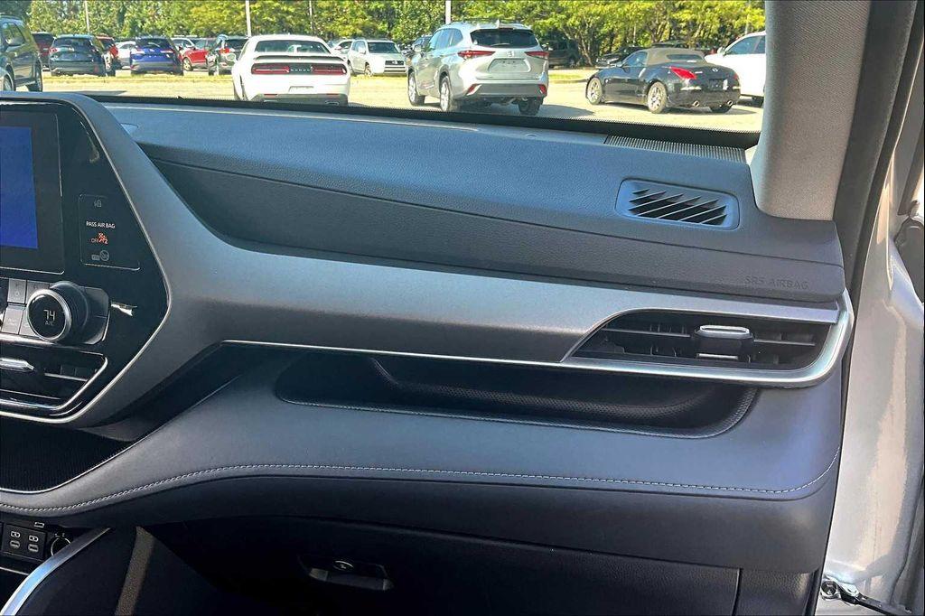 used 2023 Toyota Highlander car, priced at $29,000