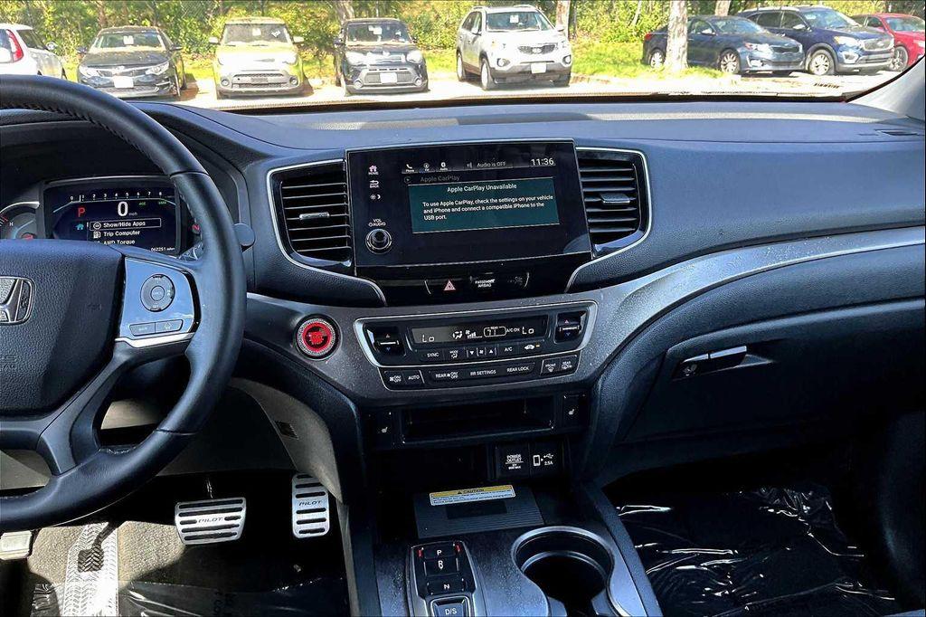 used 2022 Honda Pilot car, priced at $27,000