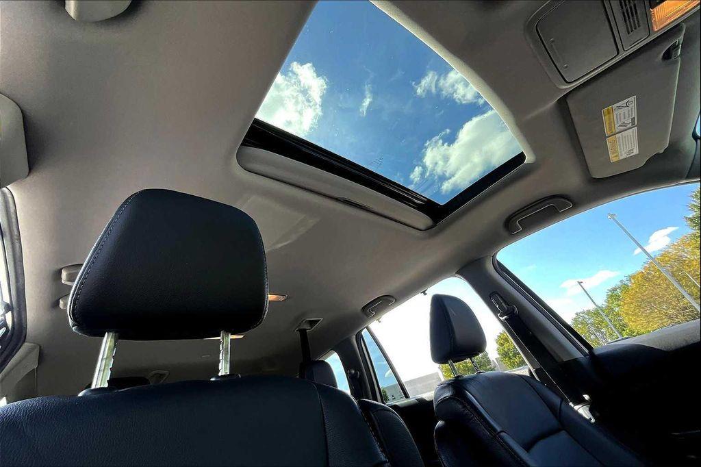 used 2022 Honda Pilot car, priced at $27,000