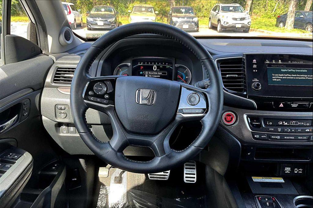 used 2022 Honda Pilot car, priced at $27,000